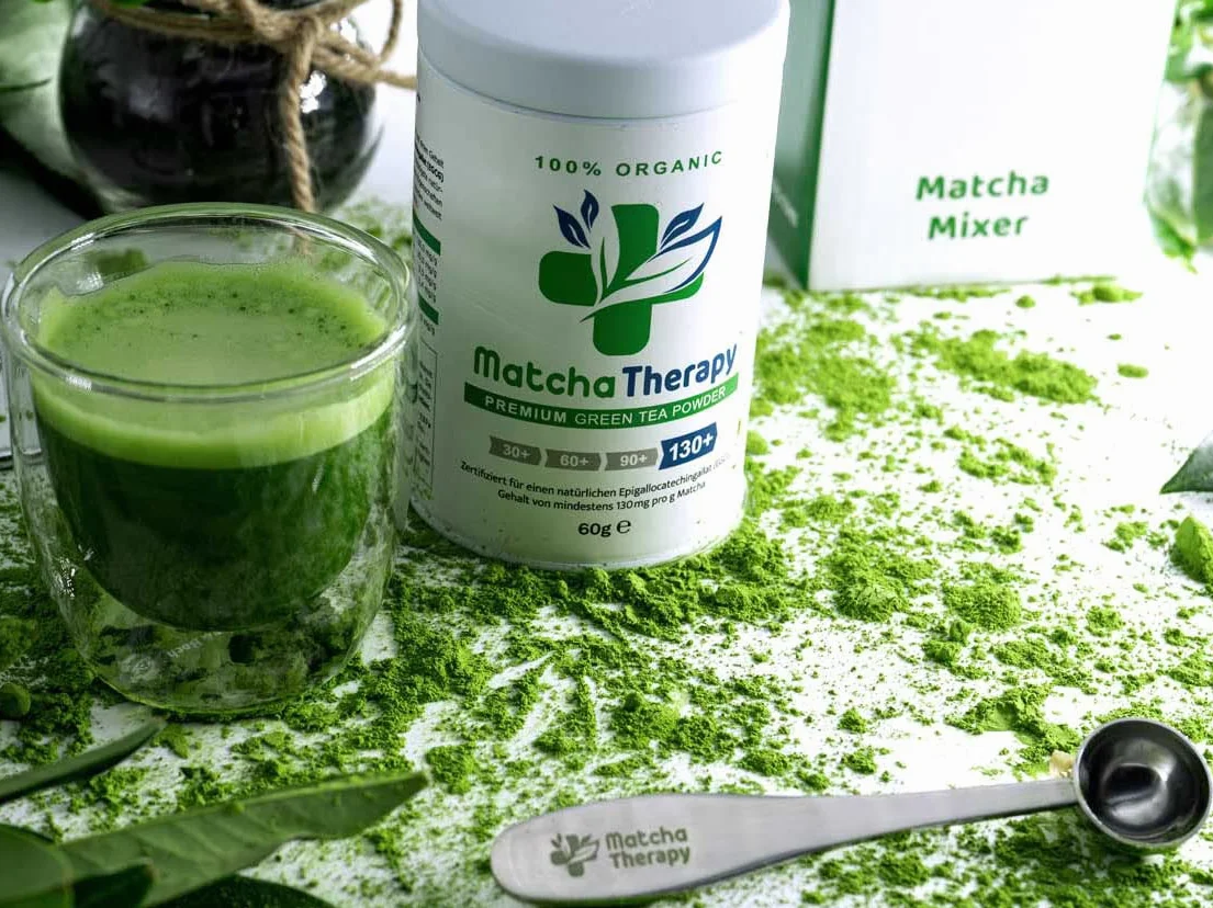 MatchaTherapy 30+ | Tè Matcha 100% Biologico | 60g | Almeno 30 mg/g di contenuto di catechina EGCG testato | Migliora sistema immunitario & livello di energia | Grado Premium | Tè verde dal Giappone