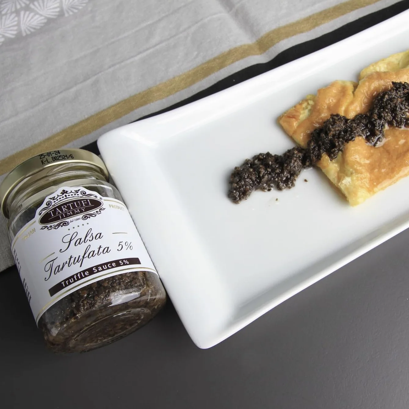 Set Gourmet – Salsa al Tartufo Bianco 90 g + Polvere di Tartufo Nero 45 g + Salsa al Tartufo Nero 90 g – Condimenti e Salse al Tartufo per Pasta, Risotti, Bruschette e Antipasti – Made in Italy