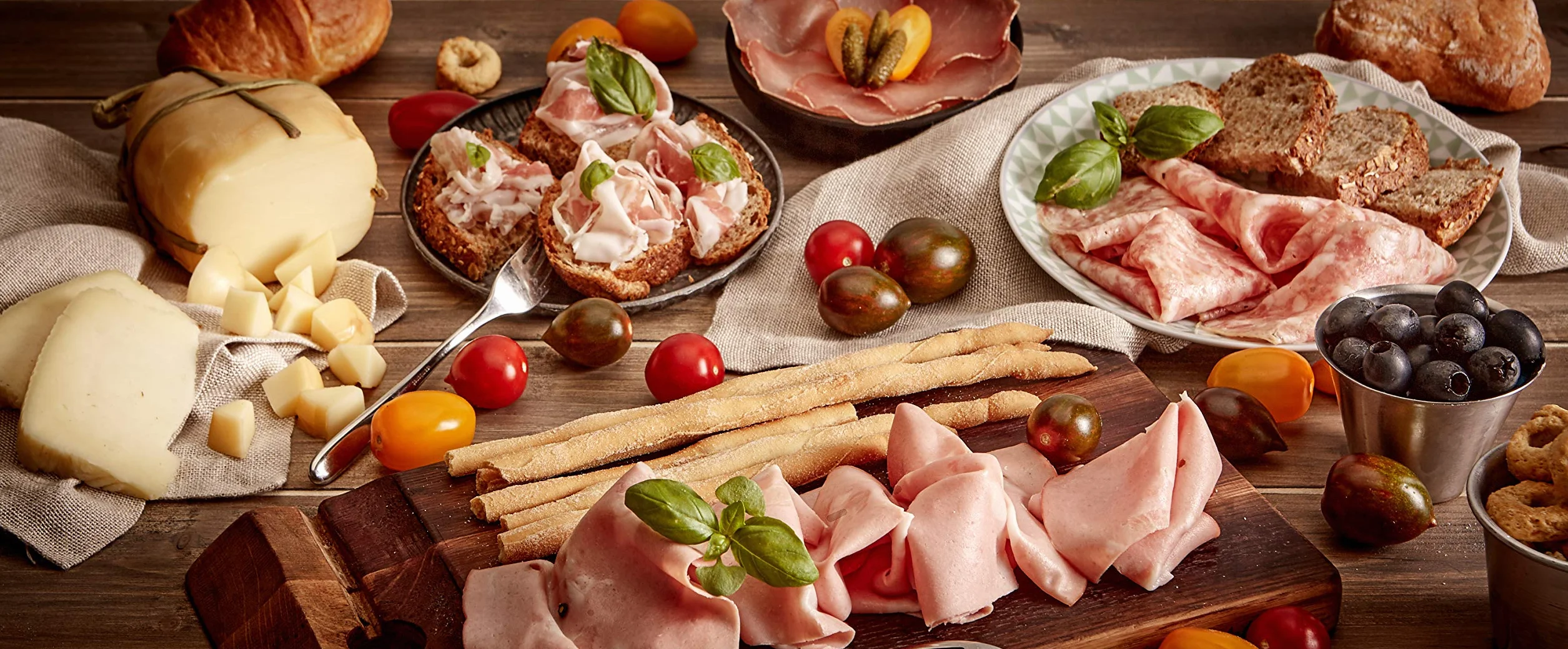 Formaggio Primo Sale con peperoncino piccante, latte misto a pasta dura, 950g