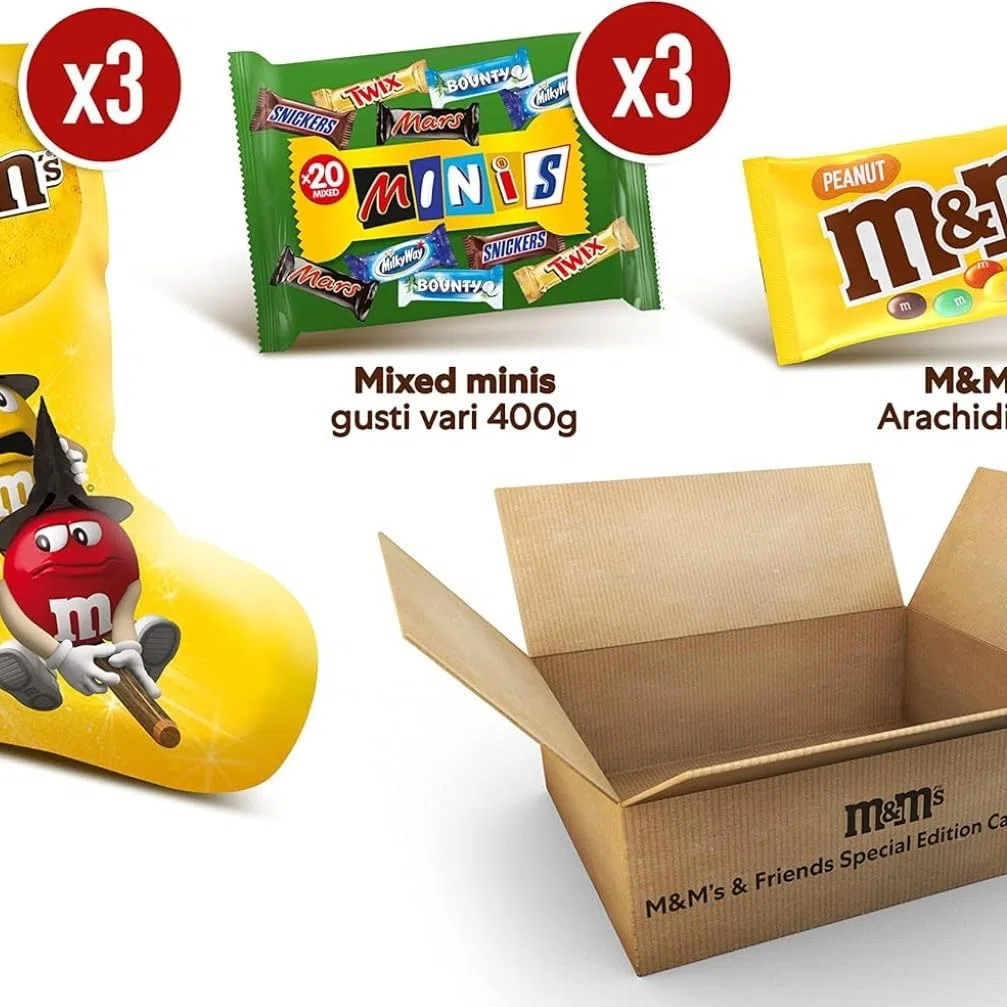 M&M's & Friends 3 Calze della Befana, Edition Epifania con 1560g di cioccolato M&M's, Twix, Snickers, Bounty, Mars e Milky Way