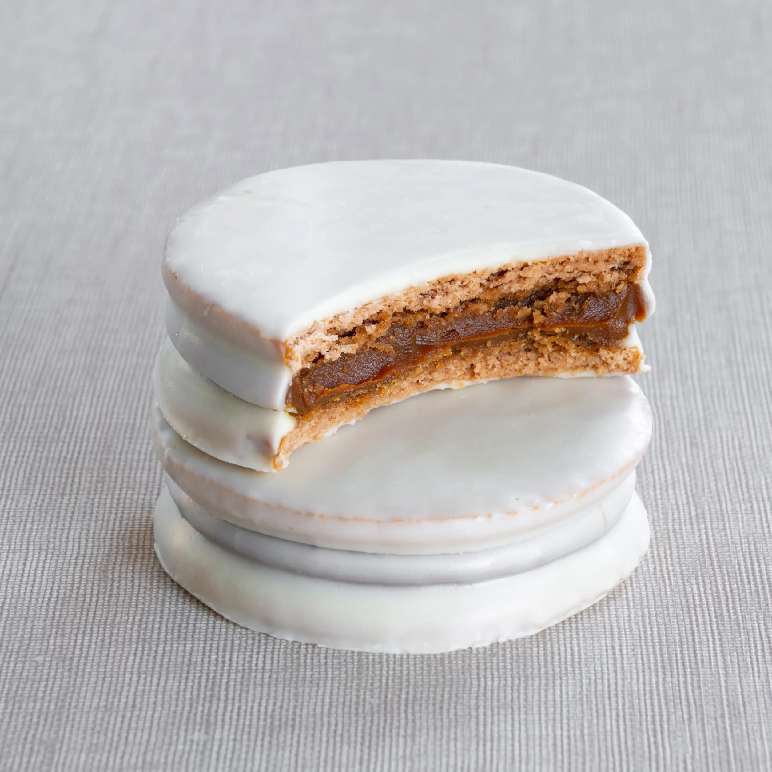 Mardel - Alfajores misti amido di mais, nero e bianco, 12 pezzi - EDIZIONE FESTA NATALE