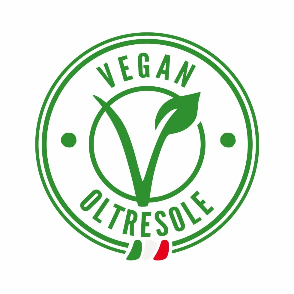 Oltresole, Pistacchi Tostati e Salati con Guscio 1 Kg, Snack Salato Ideale per Aperitivi e Feste, Frutta Secca in Guscio Selezionata