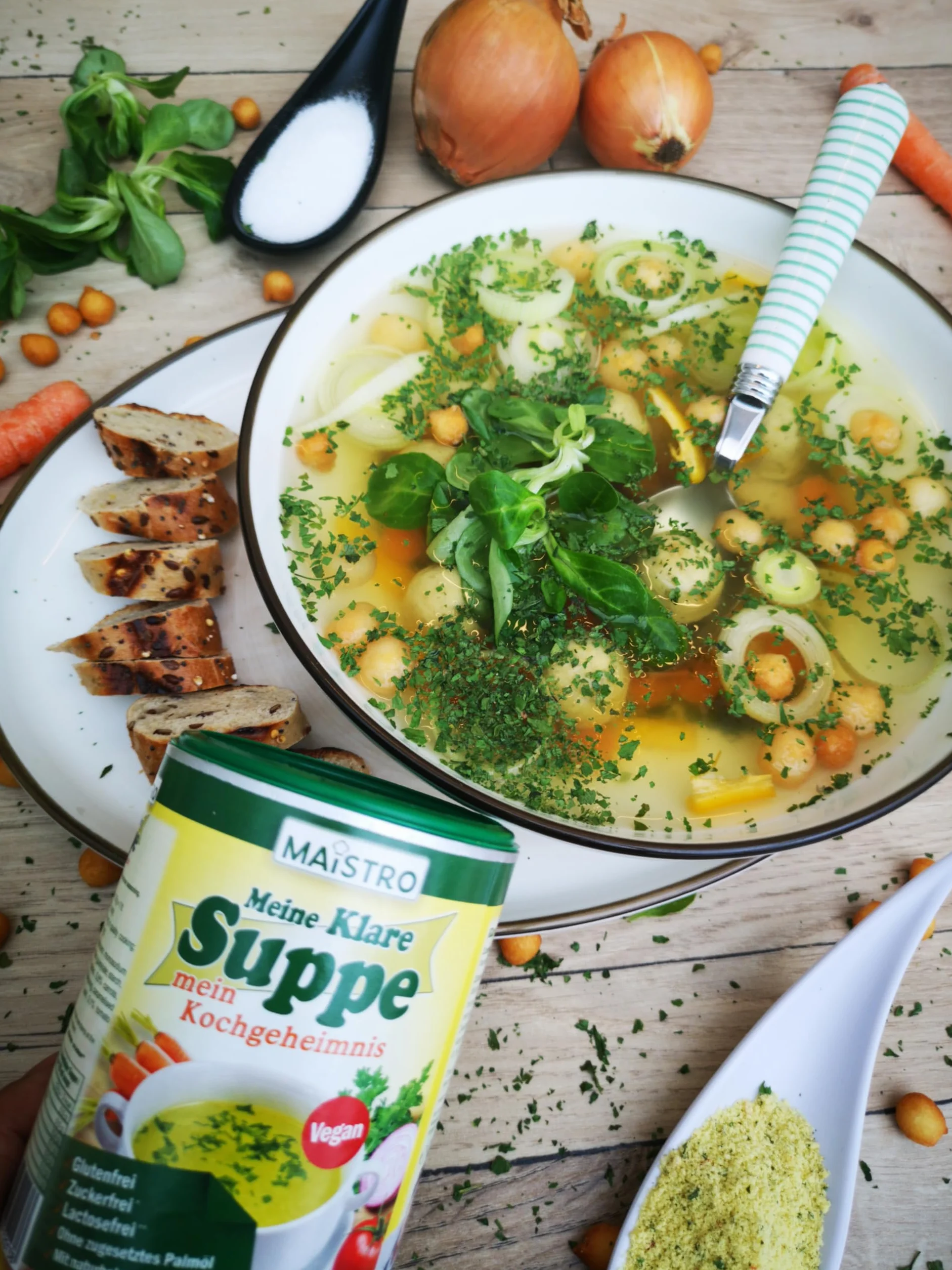 Brodo vegetale vegano e condimento, senza grilletto allergenico, senza grasso di palma, semplice, veloce e preparato deliziosamente. Zuppa di verdure 900 g / 45 litri con salgemma naturale