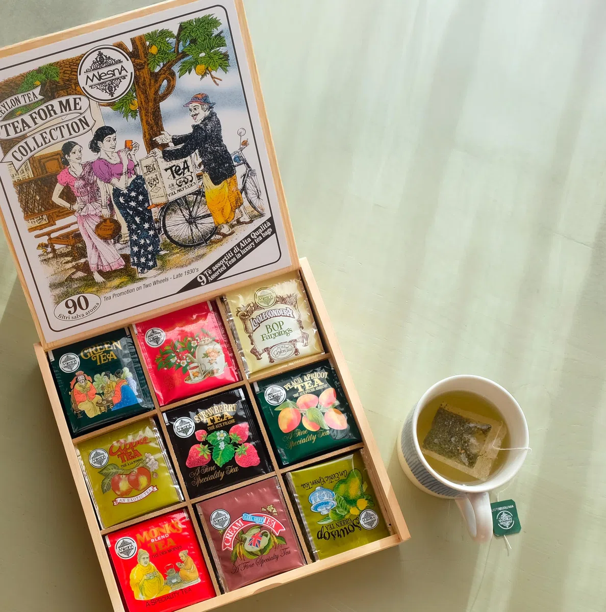 Mlesna Tea for Me Collection, Tè di Ceylon Assortiti, 90 Filtri in Bustine Singole, 9 Varietà, Scatola Regalo in Legno, Tè Puro con Aromi Naturali