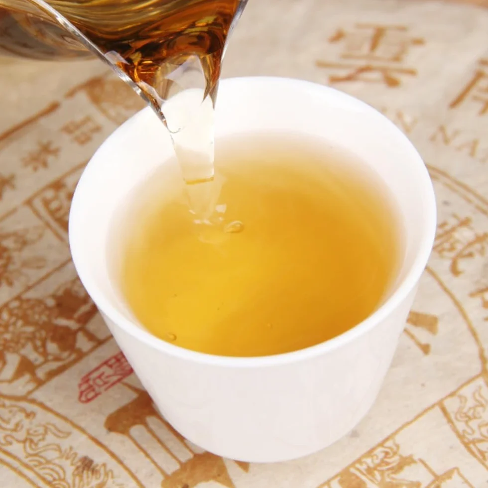 Yunnan 10 Anni Tè Bianco Invecchiato Gongmei Di Alta Montagna Conservato A Secco 357g - La Scelta Classica