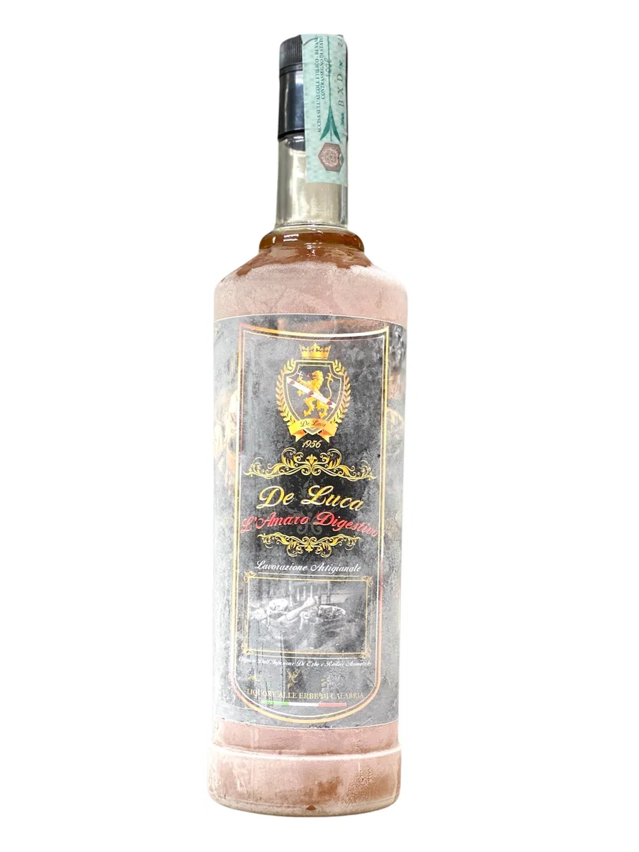 Amaro De Luca,Ottenuto Dall'Infusione Di Erbe e Radici Aromatiche Calabresi,Ogni Sorso Di Amaro De Luca é Un Viaggio Sensoriale Che Attraversa Le Montagne e il Mare Della Calabria, 28% Vol. 1 Litro