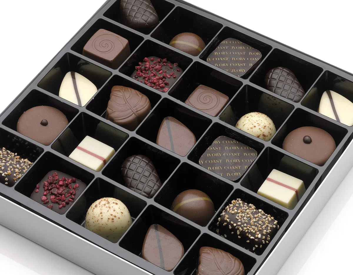 Cioccolatini belgi miscela di lusso, 25 pezzi, 345 g. Produzione di qualità da una piccola azienda familiare. Premi multipli. Un piacere unico. Qualità assoluta dal Belgio