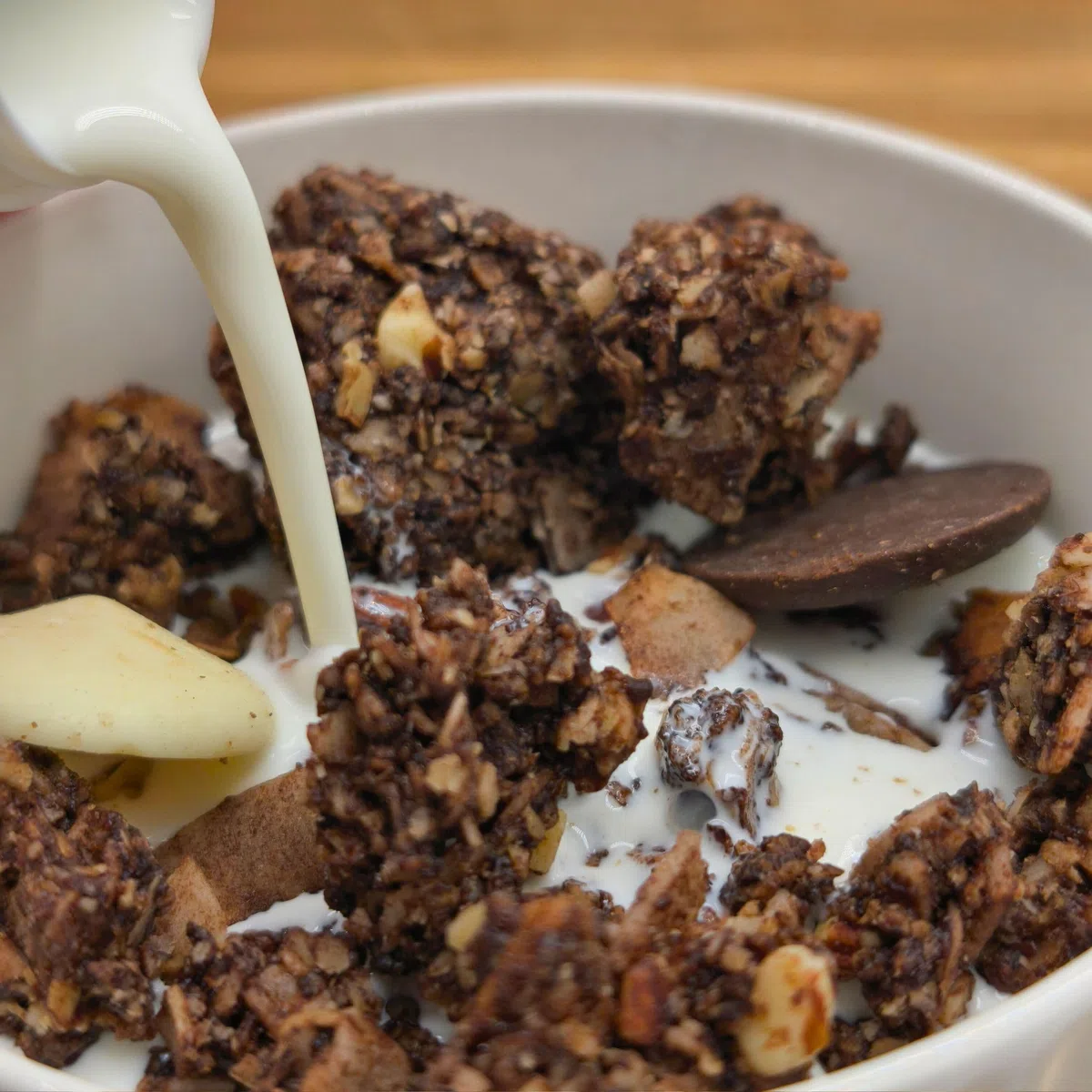 CRUNCHOLOGY Keto Granola Senza Zucchero - Granola Cioccolato, Low Carb Musli, Glutenfree | Cereali Senza Glutine | Muesli Senza Zucchero | Paleo Chetogenico confezione 3x300g