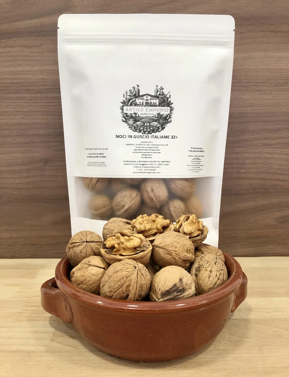 Noci in Guscio Naturali Italiane(Calabria) dal guscio morbido che si apre facilmente - Calibrate 32+ - Confezione in Kraft Richiudibile da 3 Kg