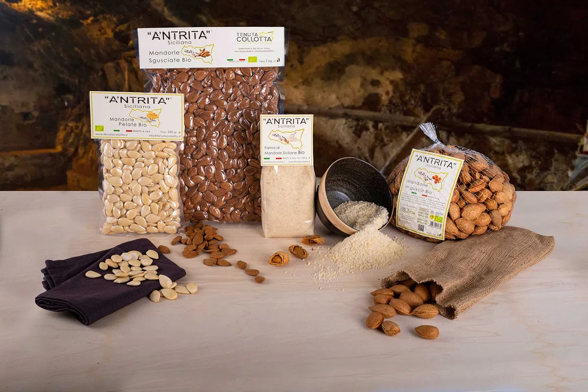 A'Ntrita® - Mandorle Sgusciate Bio 1 Kg - 100% Italiano - Prodotto in Sicilia