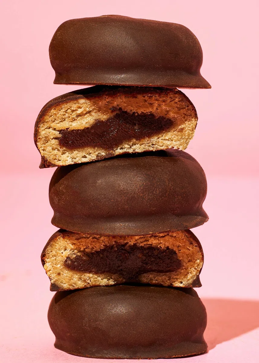 KoRo - Palline di cioccolato fondente ripiene all'arancia bio - 12 x 2 x 20 g - A base di avena e anacardi - Con ripieno fruttato all'arancia - vegan