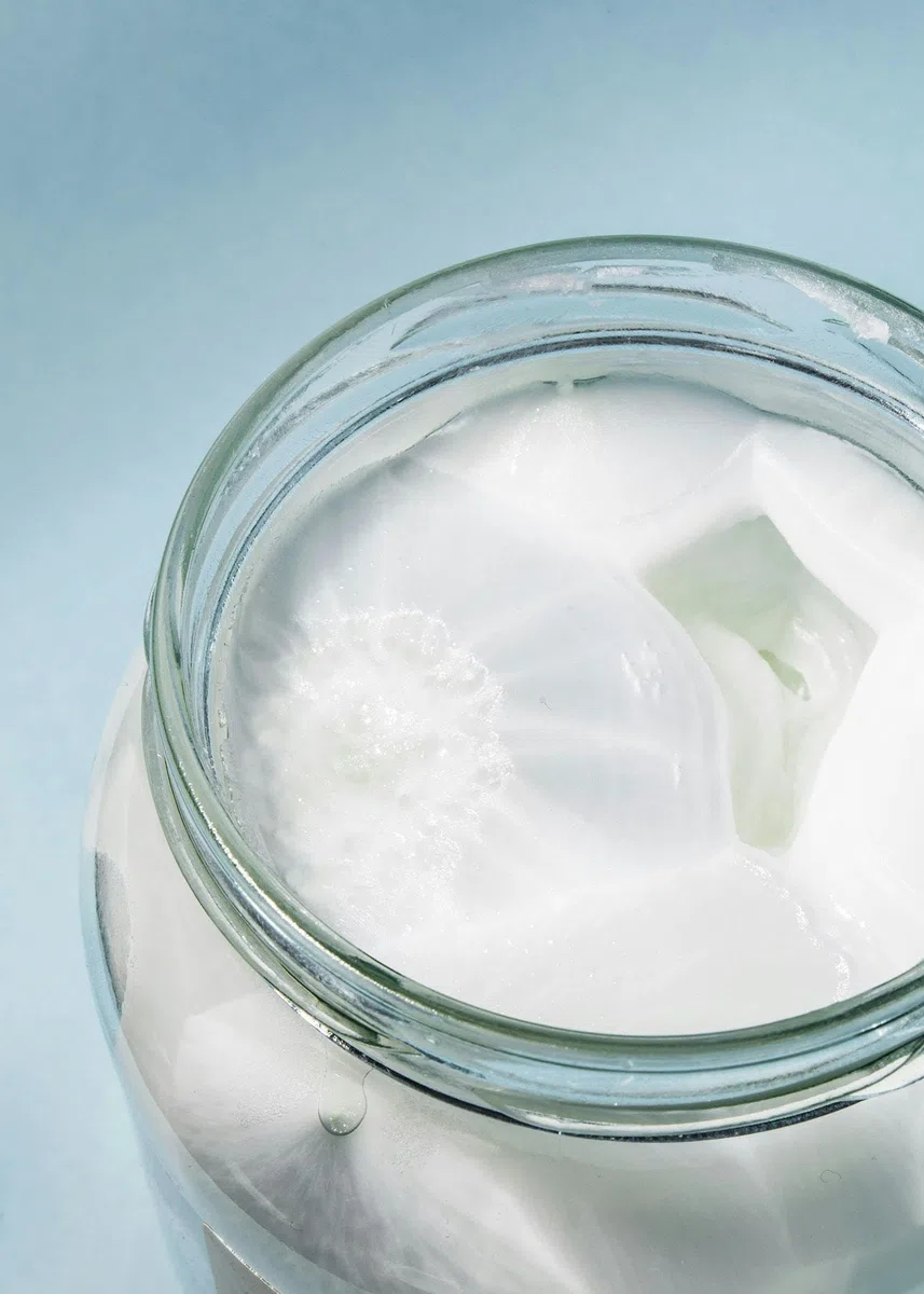 KoRo - Olio di cocco bio 1 litro - puro olio di cocco biologico extra vergine, per corpo, capelli e uso alimentare, senza zucchero, naturale e idratante