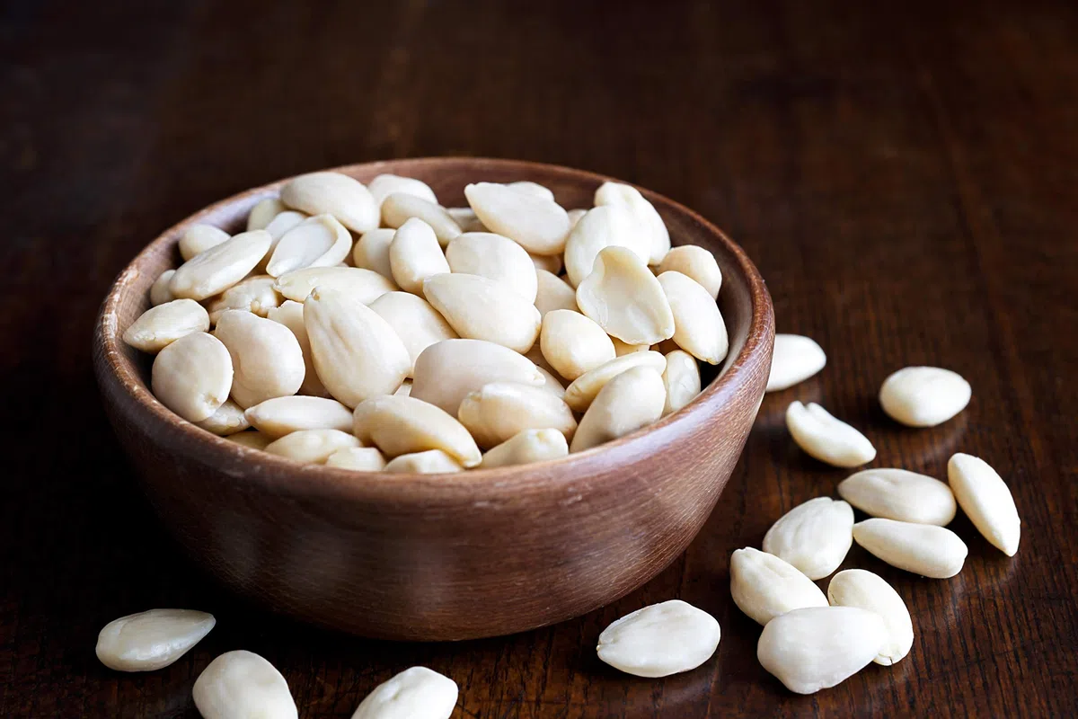 Mandorle Bianche Pelate 1 Kg Naturali Intere Crude Fresche Qualità Extra. Frutta Secca Imbustata In Buste Con Chiusura Ermetica Non Tostate. Mandorla Ad Essiccazione Lenta, Dorimed