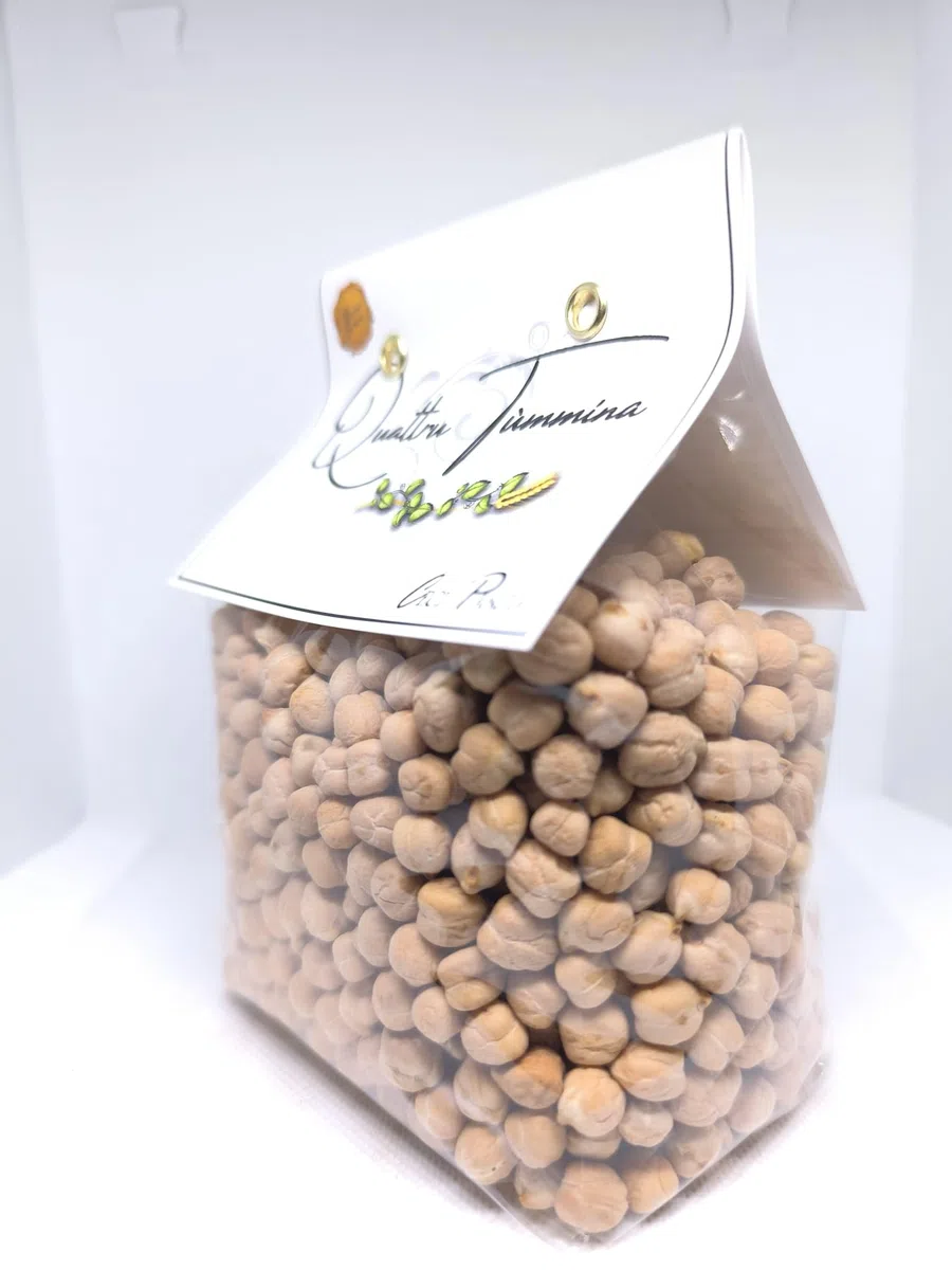 BOX LEGUMI (QUATTRU TUMMINA): ceci pascià 500 gr - lenticchie grandi 400 gr-ceci neri 400 gr - tot 1,3 kg. Legumi da coltivazioni proprie, prodotti a km0, autoctoni siciliani 100%.