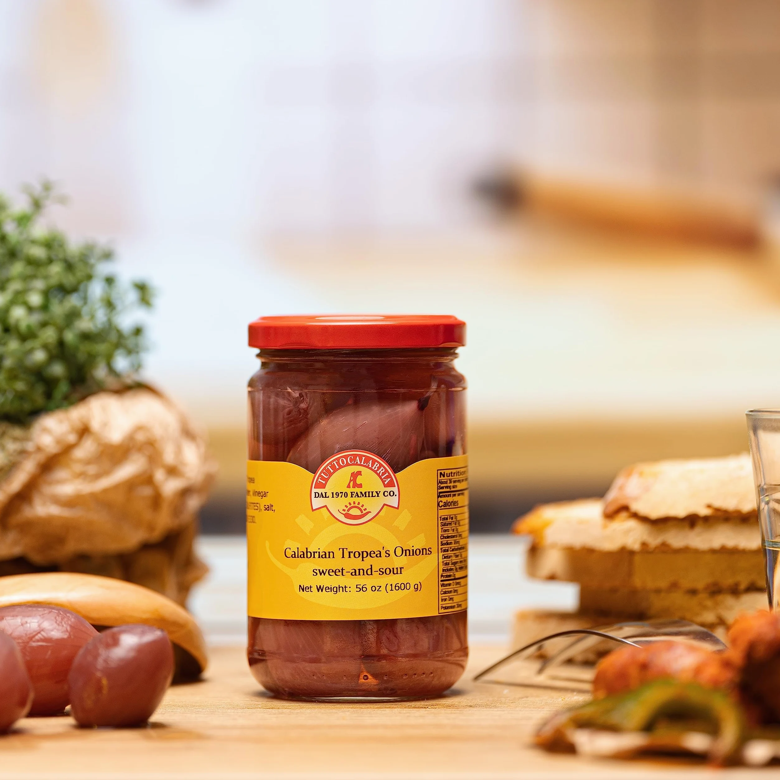 Giù in Calabria Box Prodotti Tipici - Cipolle di Tropea IGP, Peperoncini, Nduja, Pasta Artigianale - Gusta i Sapori della Cucina Tradizionale Calabrese