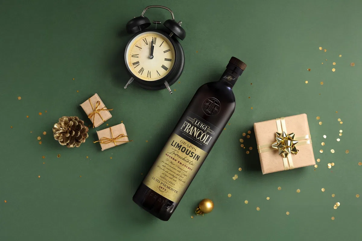 Luigi Francoli - Grappa Limousin 700ml - Grappa da Vitigni Piemontesi Distillazione Ecosostenibile Vinacce Nebbiolo, Dolcetto e Moscato - 42.5% vol.