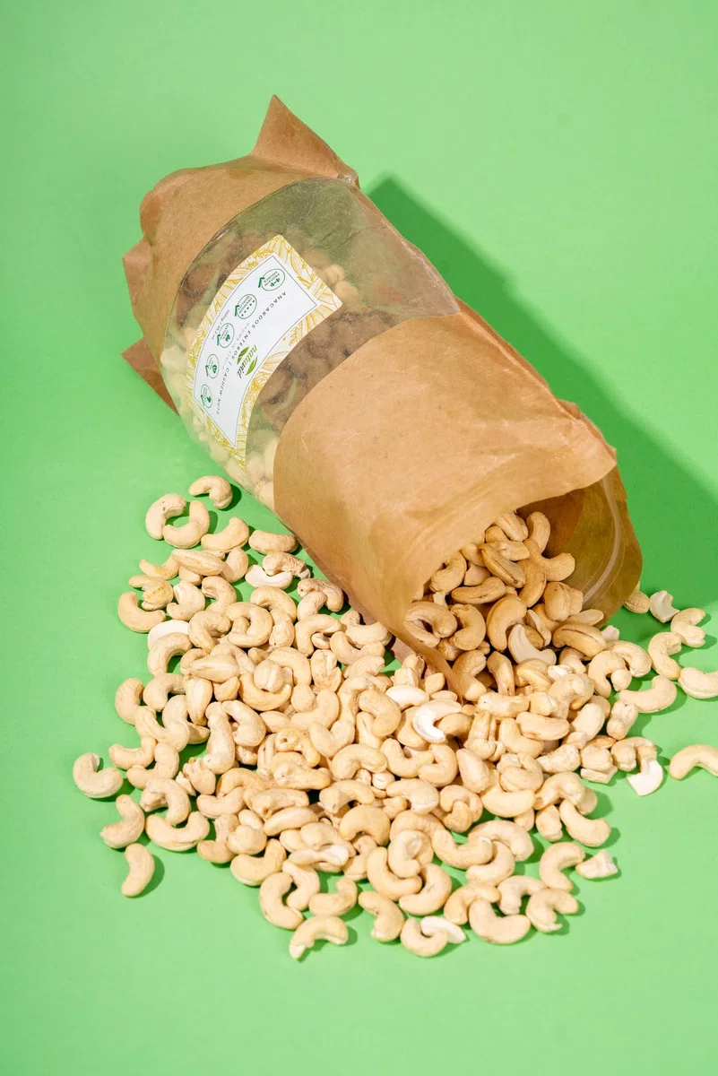Natuvid Anacardi al Naturale (Interi) | 100% Pura Qualità Cruda (Non Tostati & Non Salati) | Ideali per Cucina Vegana, Formaggi Vegetali & Salse | Vegan