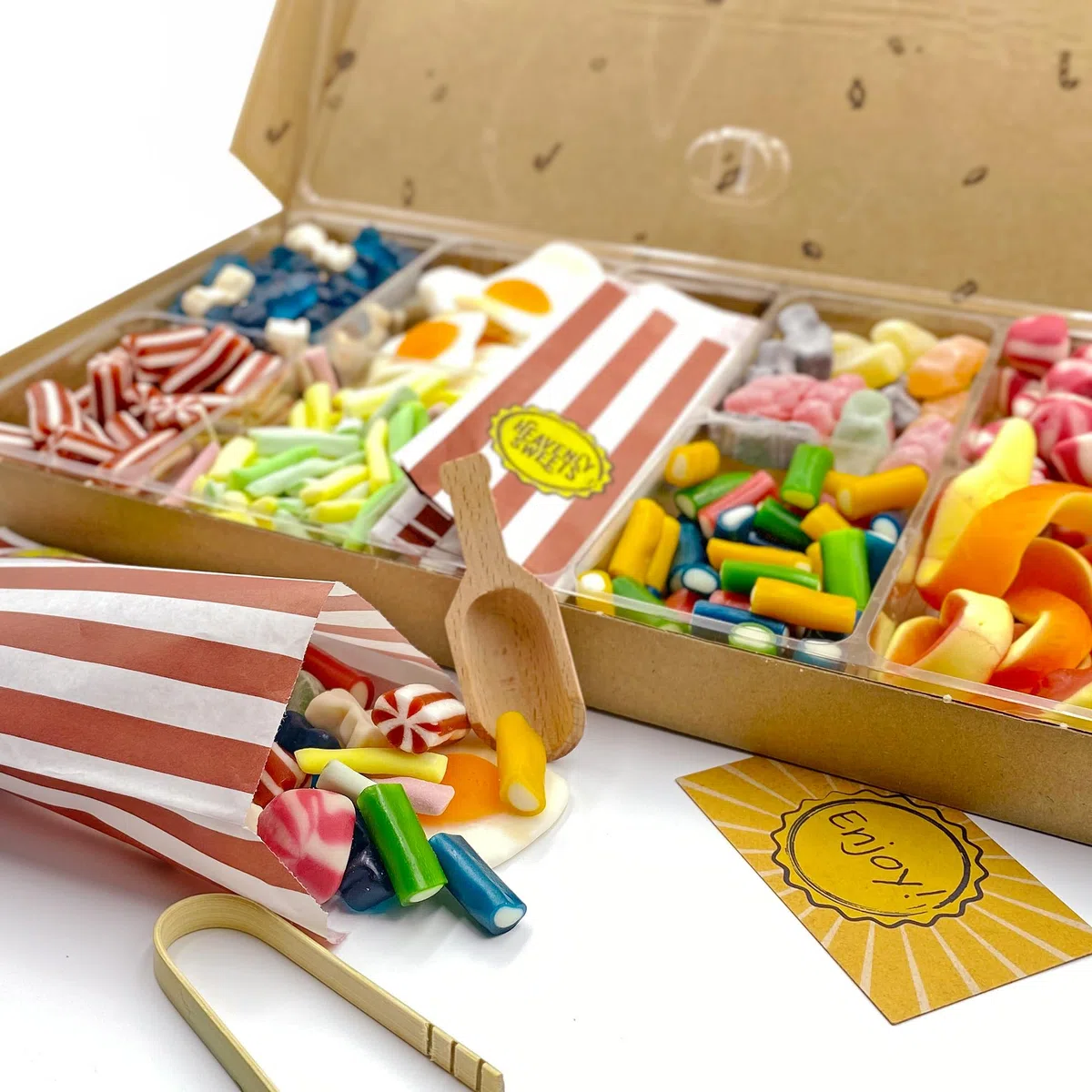 Heavenly Sweets | Grande Cesto Regalo di Caramelle Pick and Mix | 1,2kg Premium di Caramelle Gommose e Gelatinose | Assortimento per Compleanno, Festa del Papà, Festa Estiva | Selezione Pick & Mix
