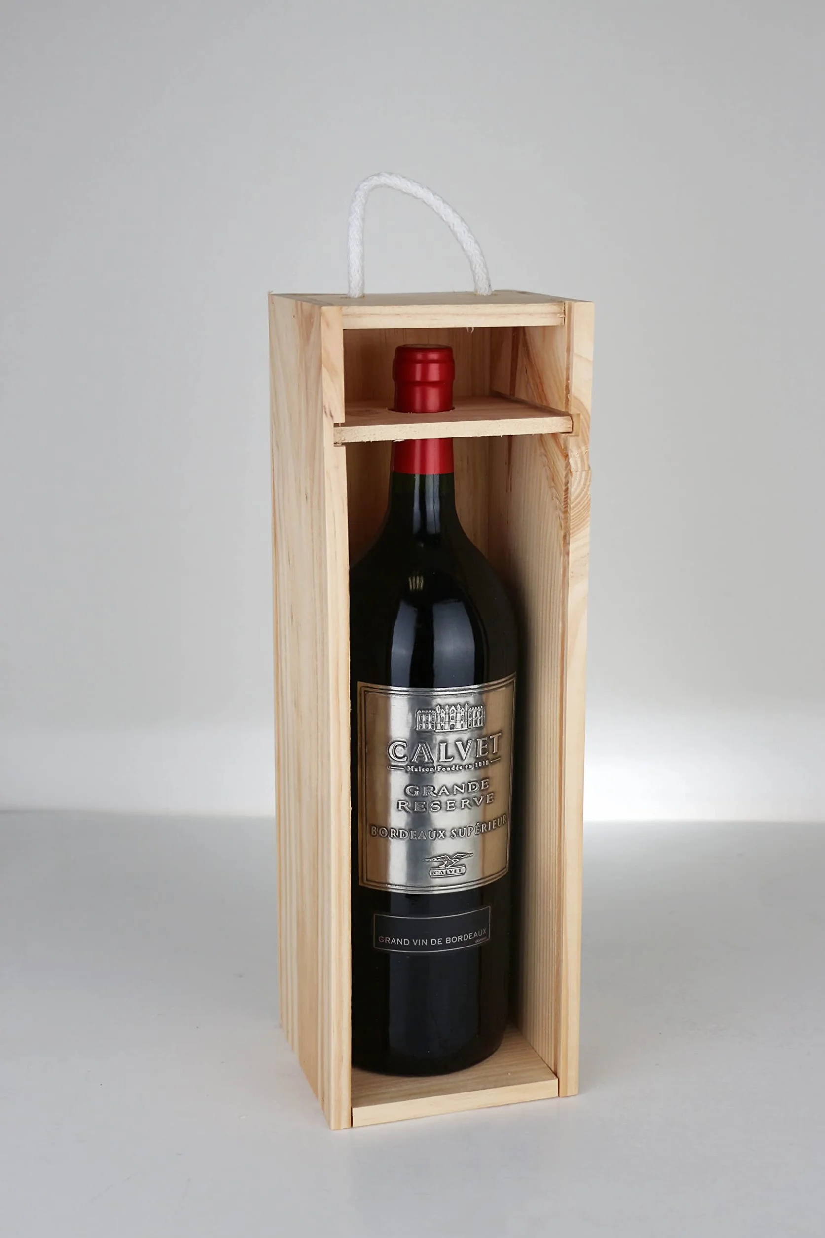 Calvet - Confezione regalo vino rosso Grande Riserva, Bordeaux Superiore - Magnum in cassa di legno (1 x 1,5 L)