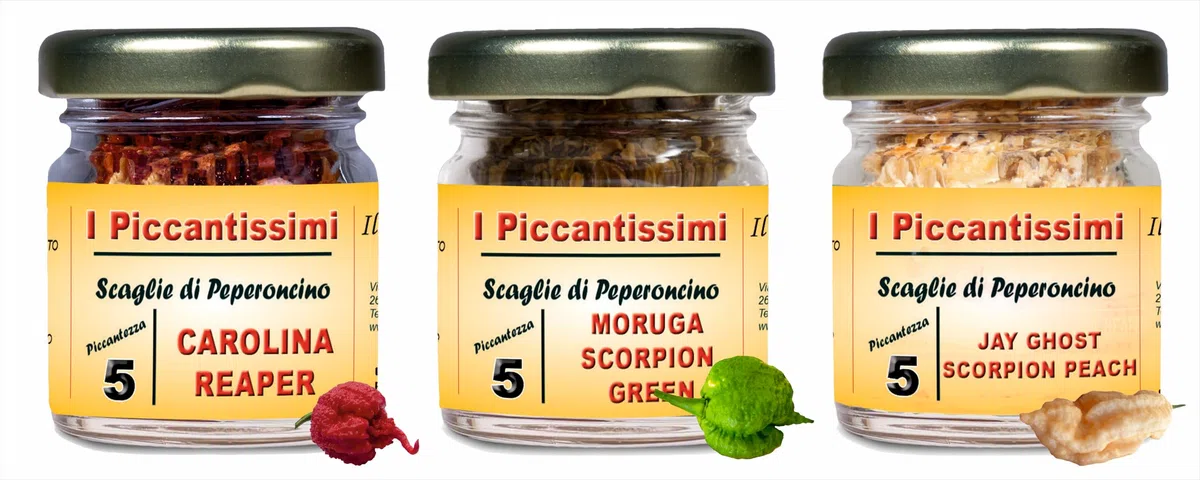 I Piccantissimi - Set 3 Vasetti a Scelta fra oltre 40 gusti di Peperoncino Piccante artigianale - Confezione Personalizzabile.