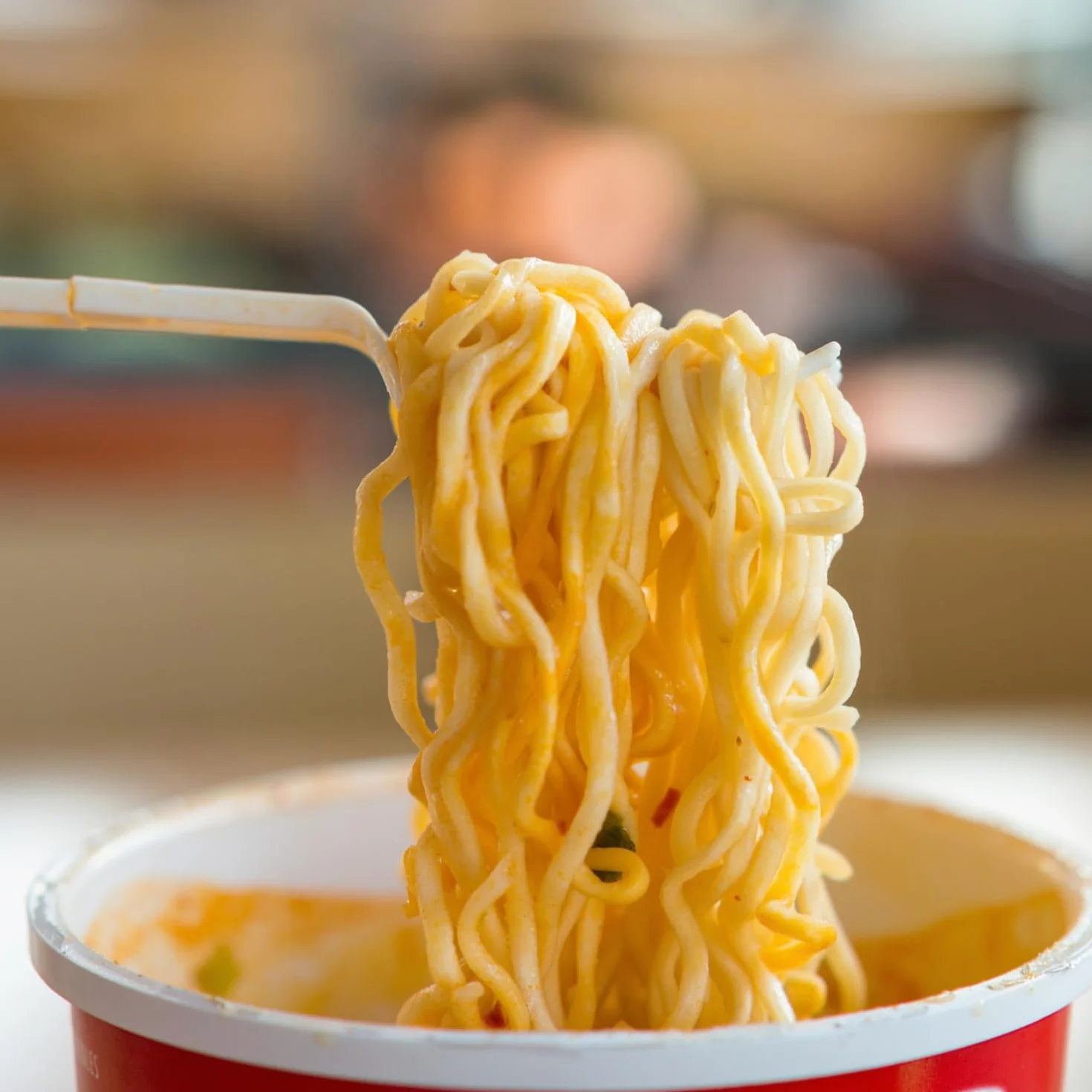 Tongyi Noodles istantanee di crauti di manzo pacco da 12 x 125 gr