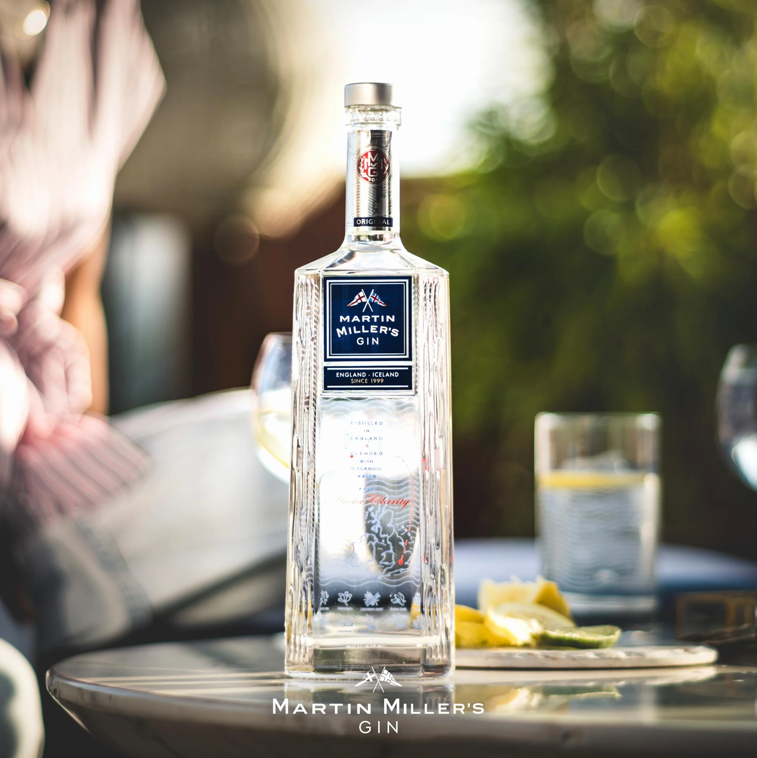 Martin Miller's Gin Original, 700ml, Ideale per Gin Tonic, Note Speziate, Agrumate e di Liquirizia, Premium Gin Inglese, Distillato Miscelato con Acqua di Sorgente Islandese, Idea Regalo, 40% Vol.