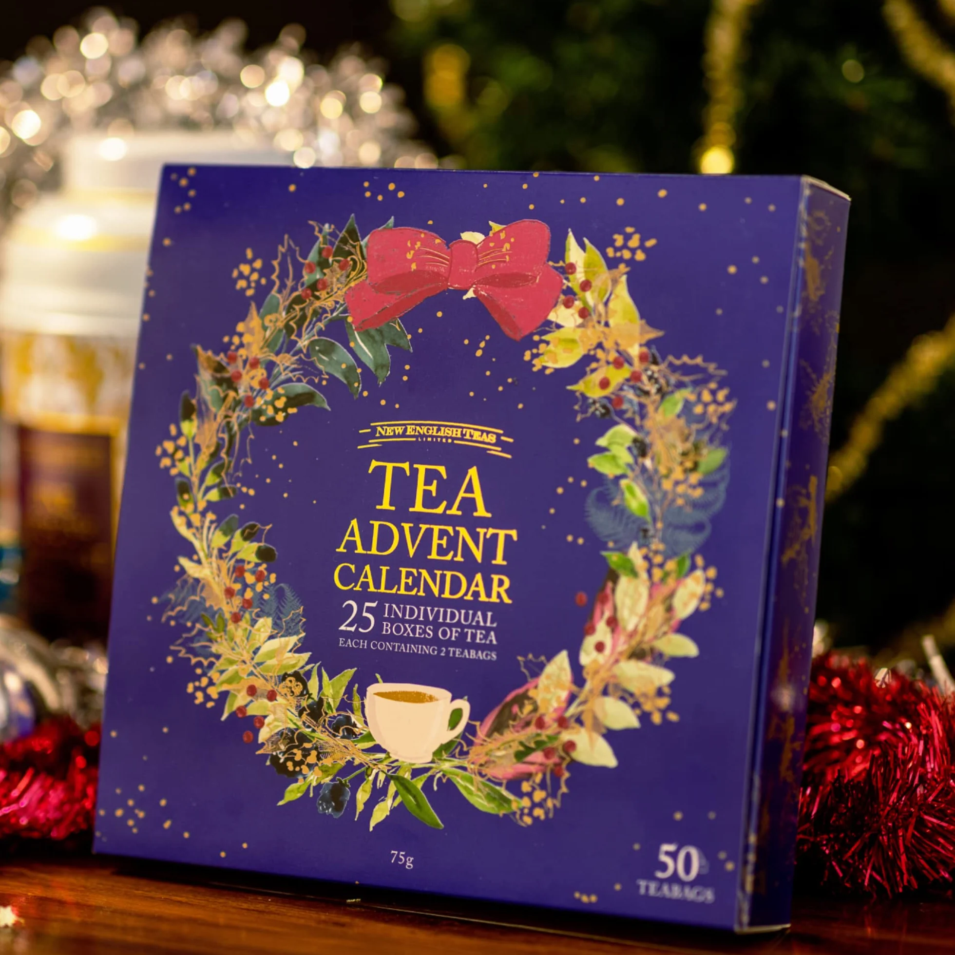 New English Teas Calendario dell'Avvento con tè di Natale, 50 bustine di tè piramidali, 5 miscele di tè nero, frutta e erbe
