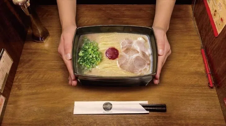 Ichiran Hakata noodles Kamadare, 2 pasti inclusi, zuppa tonkotsu premium ramen con speciale salsa secca rossa Ichiran segreta – 2 pasti