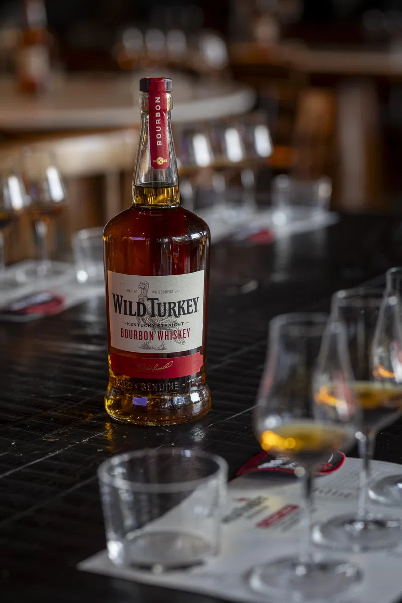 Wild Turkey - Bourbon, 70 cl, Kentucky Straight Bourbon Whiskey, 40,5% Vol