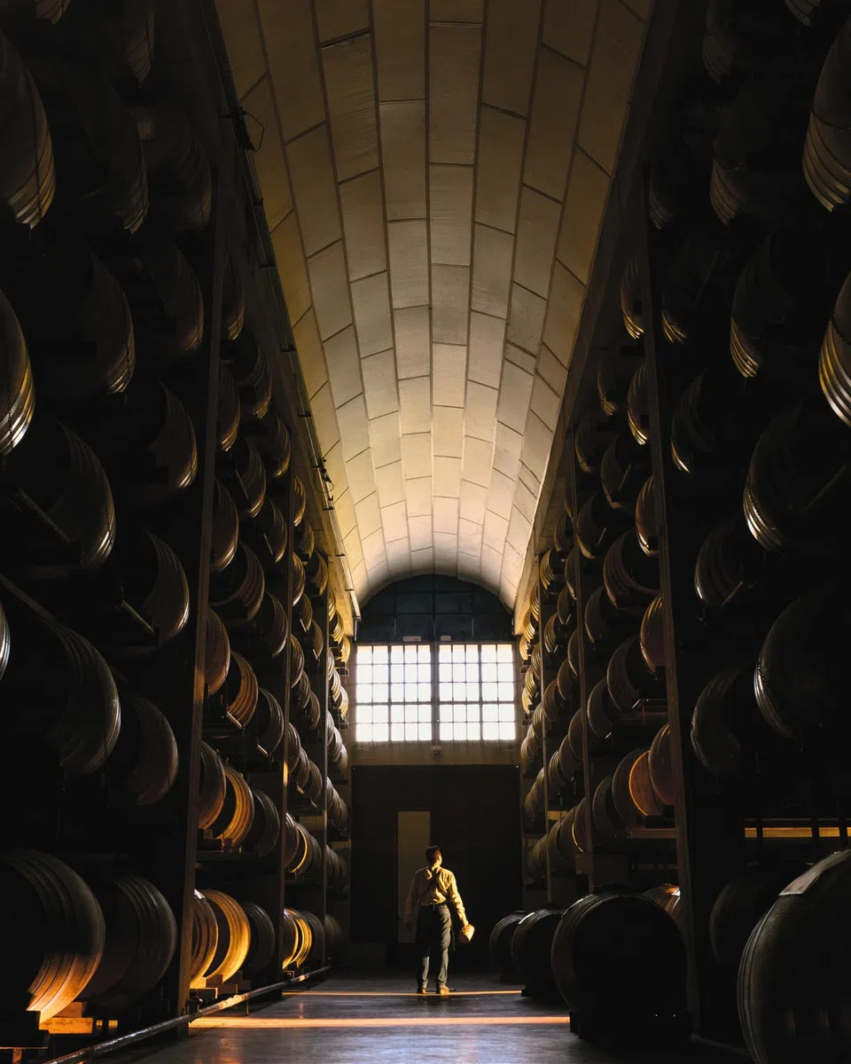 Vecchia Romagna Etichetta Nera 70cl Special Pack - Confezione regalo con un bicchiere. Brandy con doppio invecchiamento, gusto elegante e deciso. 38% vol.