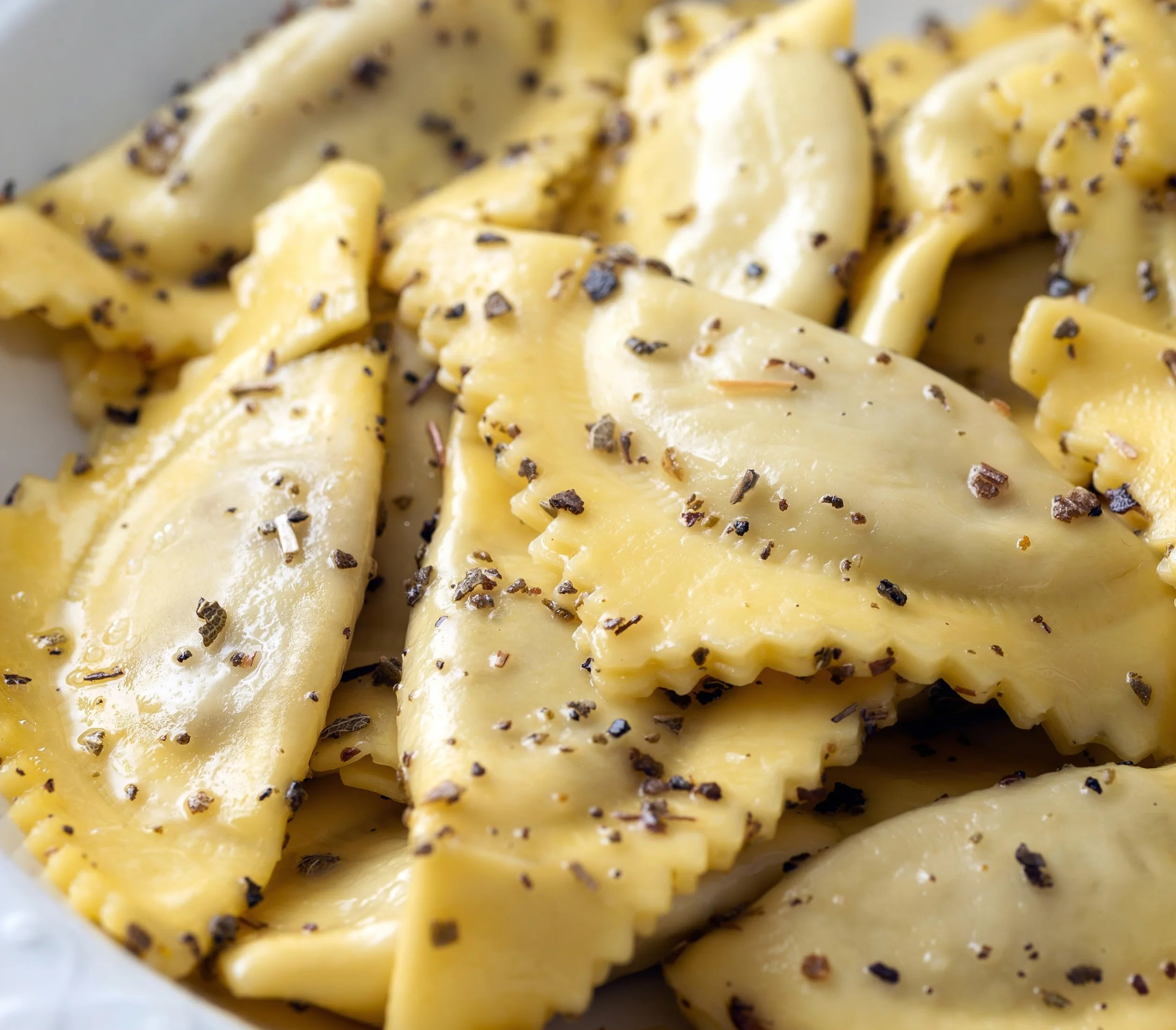 D.O.S. Specialità al Tartufo since 1940 - Salse al Tartufo Estivo e Bianco Artigianali | Confezione Gourmet da 6 Vasetti | Senza Glutine | Perfette per Pasta, Risotti, Bruschette, 80g x 6