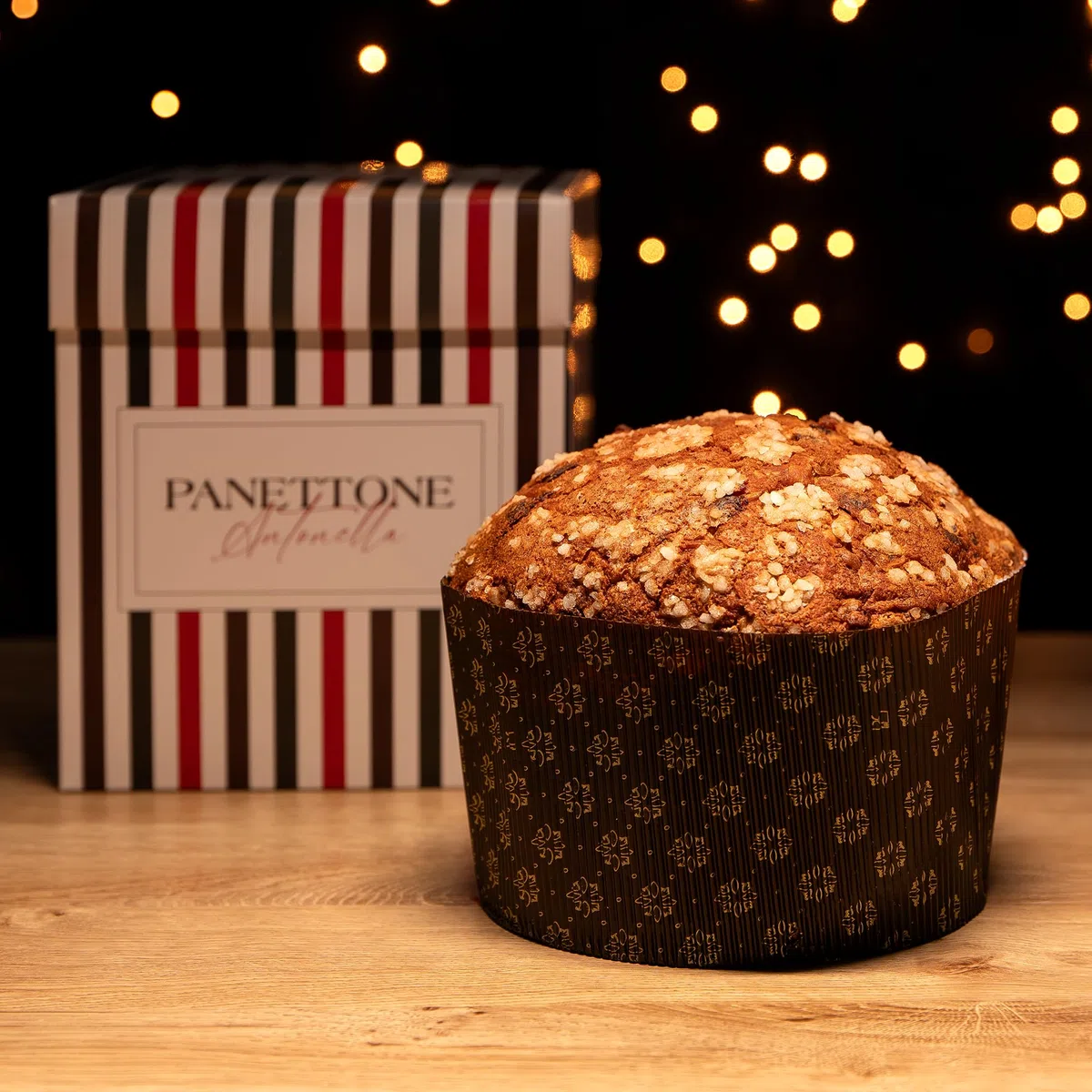 Panettone Antonella al Cioccolato e Arancia XXL 1200 g - Preparazione Artigianale con Ricetta Tradizionale - Delizioso Panettone di Natale