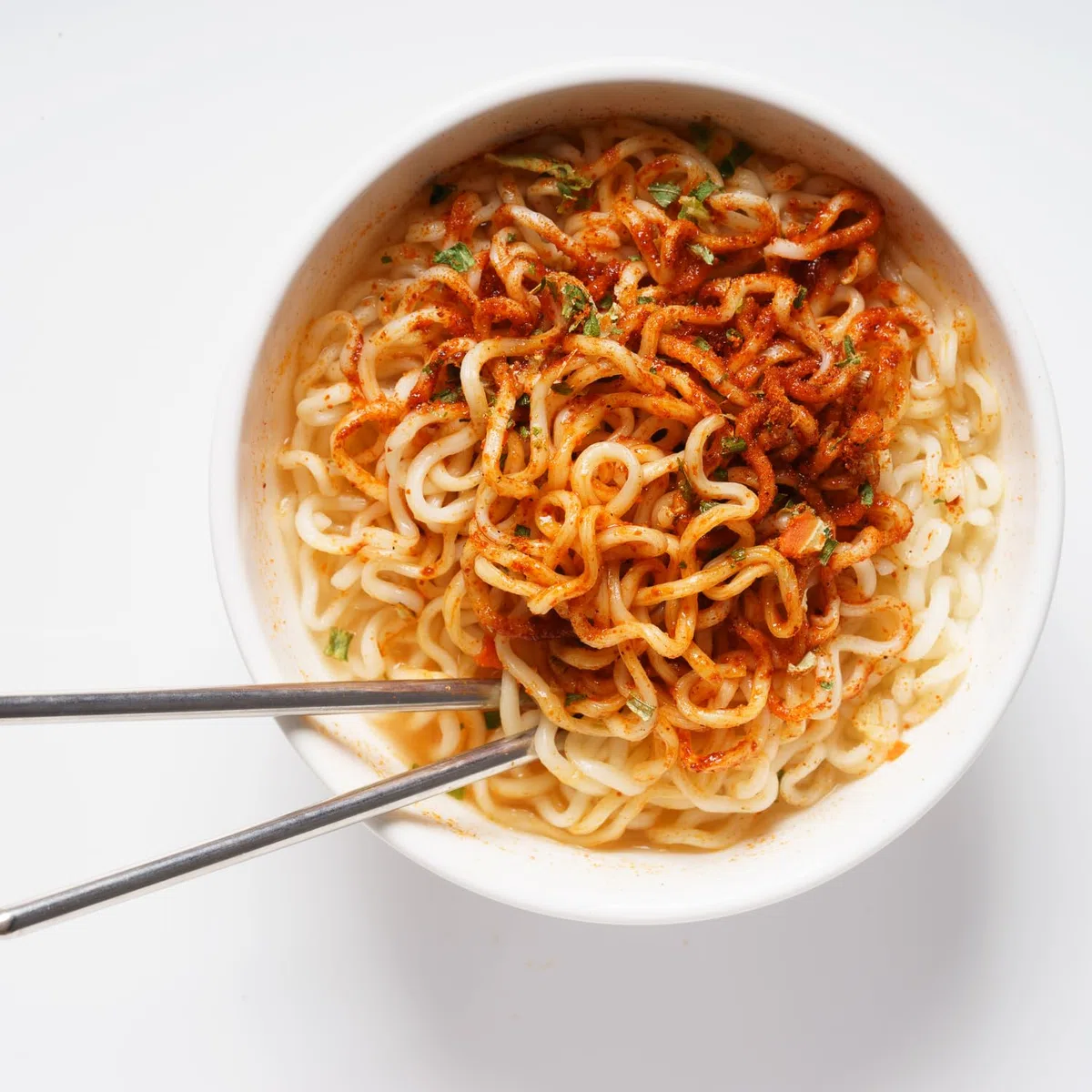 Tongyi Noodles Calde Istantanee di Manzo pacco da 12 x 110 gr