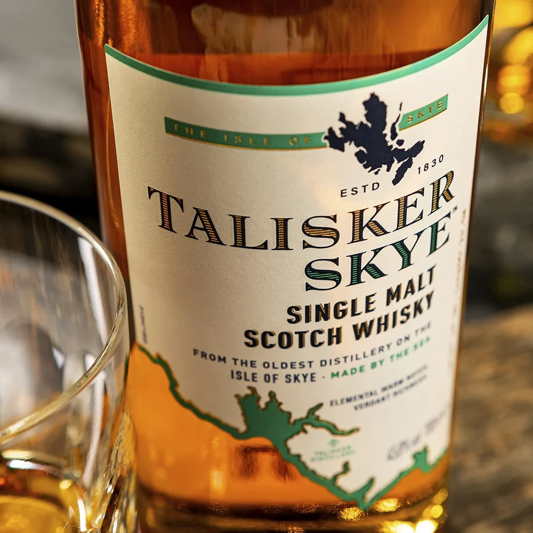 Talisker Skye Single Malt Scotch Whisky, 700 ml (La confezione può variare)