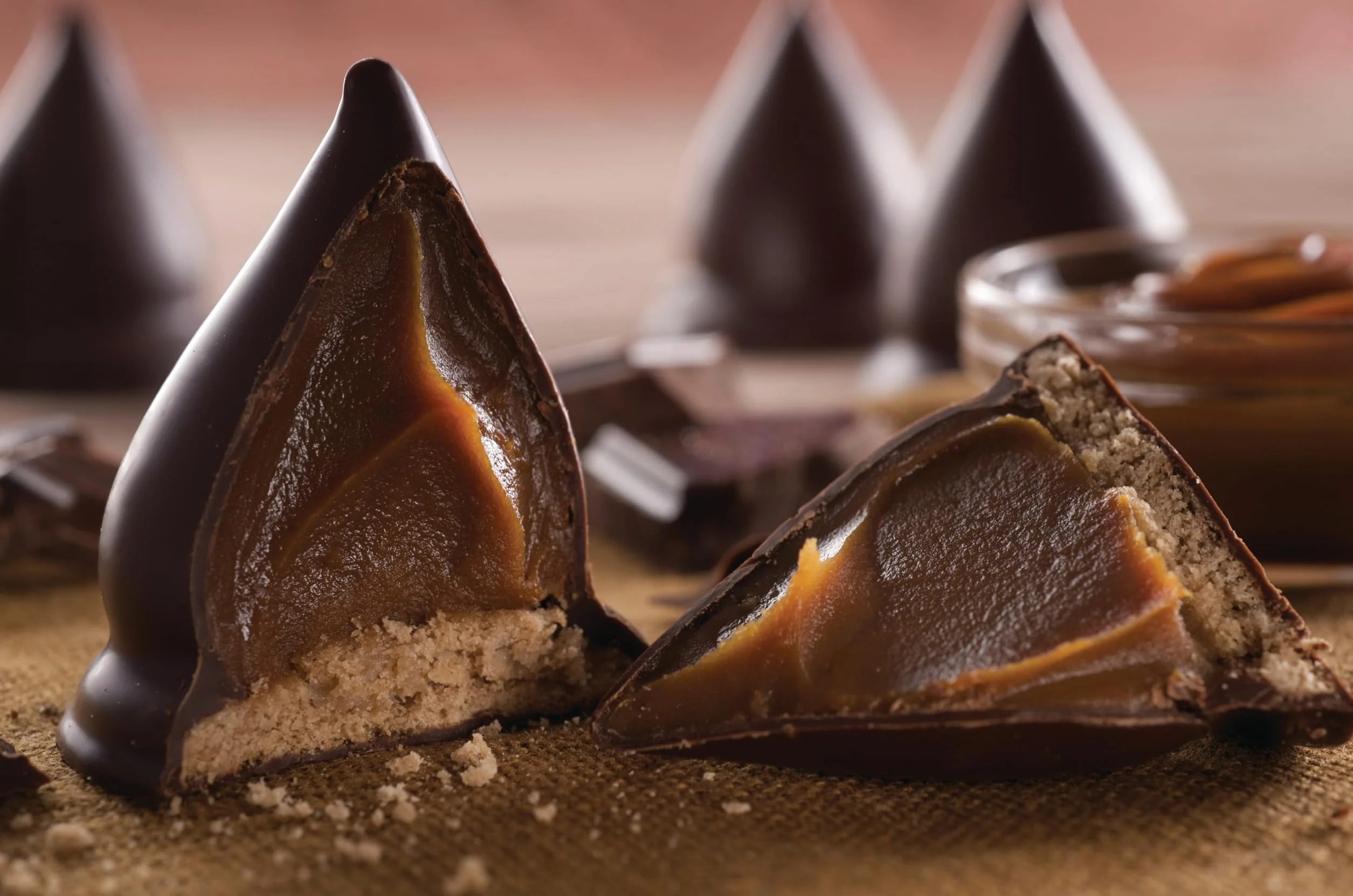 Havanna | Havannets al Cioccolato | Conetti Ricoperti Ripieni di Dulce de Leche | 12 unità | 456 g