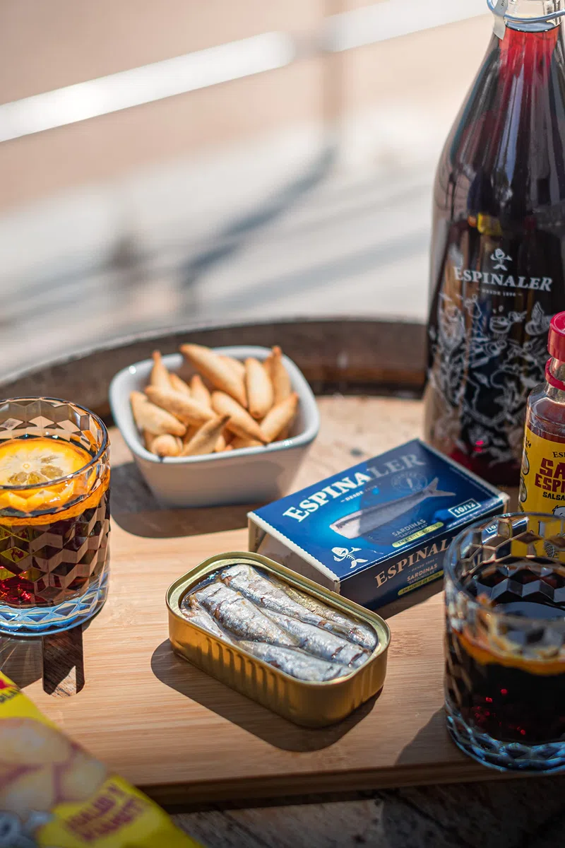Espinaler Sardine in olio d'oliva - Confezione da 5 lattine da 10-12 sardine in scatola - Sardine in scatola gourmet in olio - Sardine per l'aperitivo o per cucinare.
