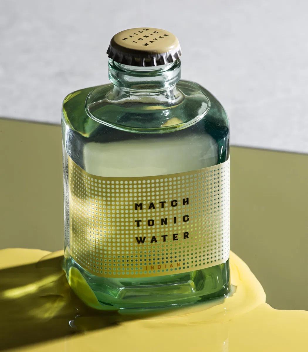 Match Tonic Indian, Acqua Tonica, 4 bottiglie da 200ml, per Gin Tonic London Dry Premium, Note Secche con Aromi di Citronella, Limone e Pompelmo, Basso Contenuto di Zucchero, Materiale 100% Riciclato