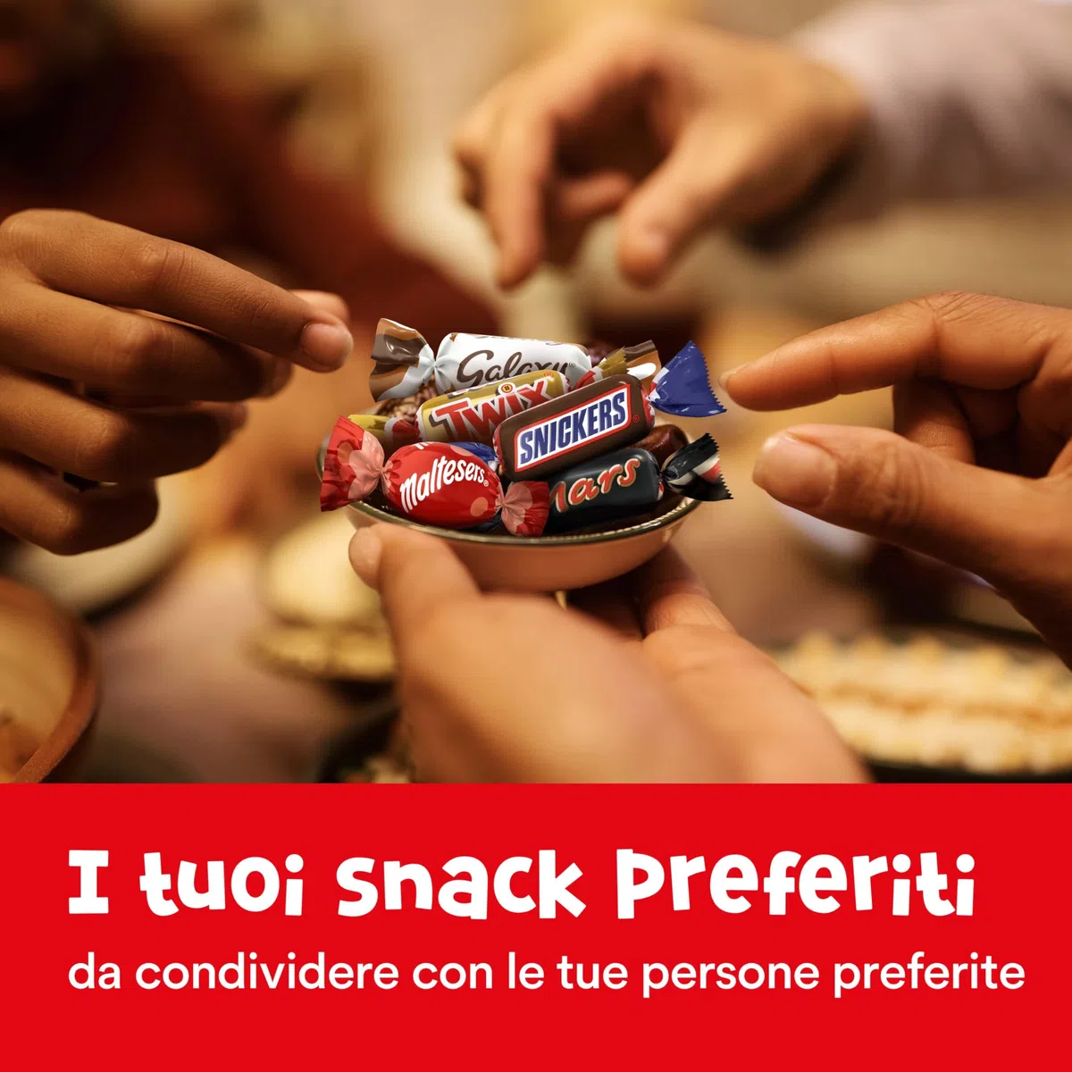 Celebrations, Snack Assortiti al Cioccolato, Praline Miste al Cioccolato Mars, Bounty, Snickers, Twix, Maltesers e Altri Ancora, 8 Scatole da 196g, Cioccolatini Natalizi