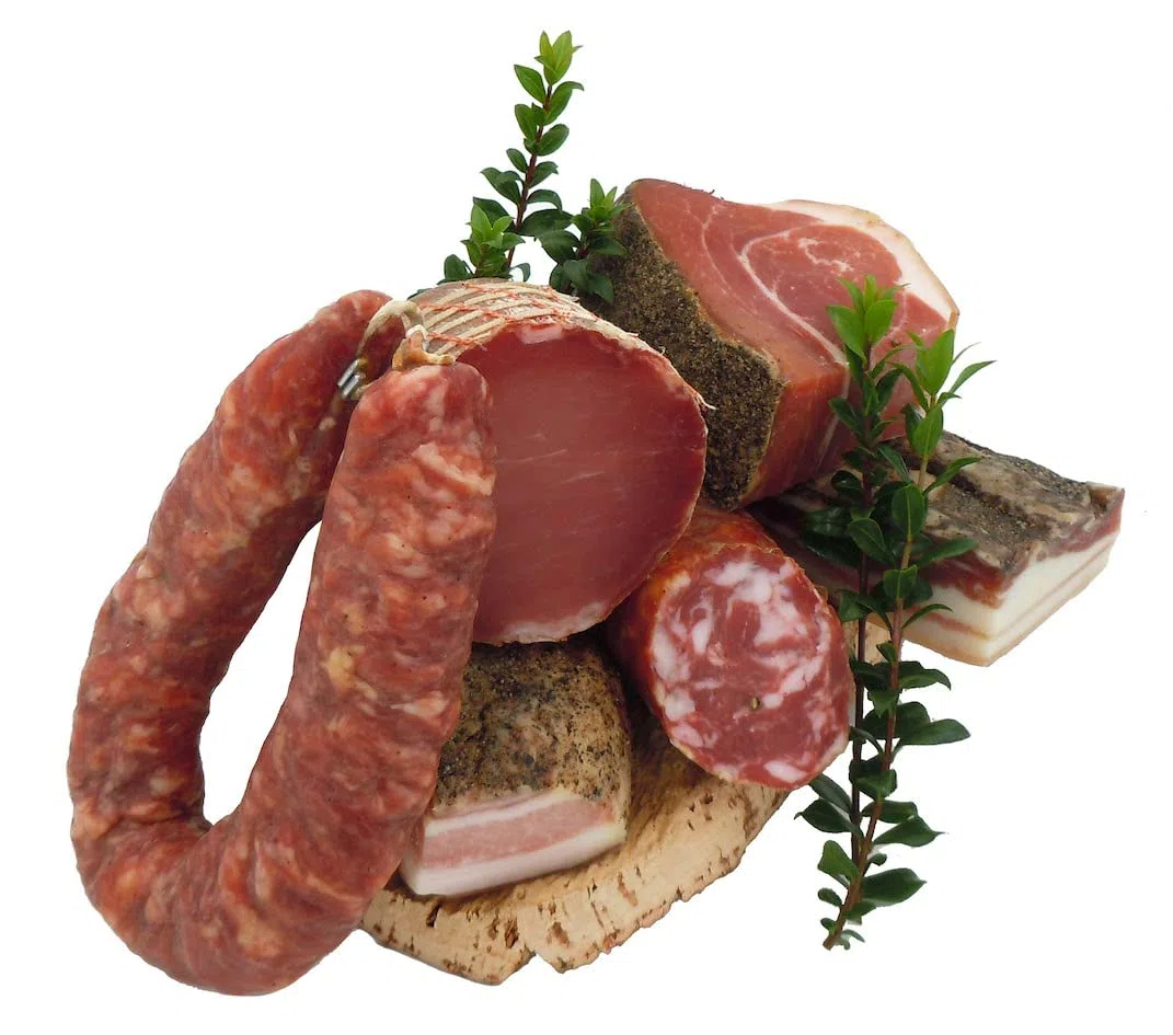 Salumi Murru | Box Degustazione 2 Salumi Sardi Artigianali | Confezione Aperitivo con Salsiccia Curva, Pancetta, salame, guanciale e sgambato pepato e vassio in sughero| Specialità Tipiche Sarde